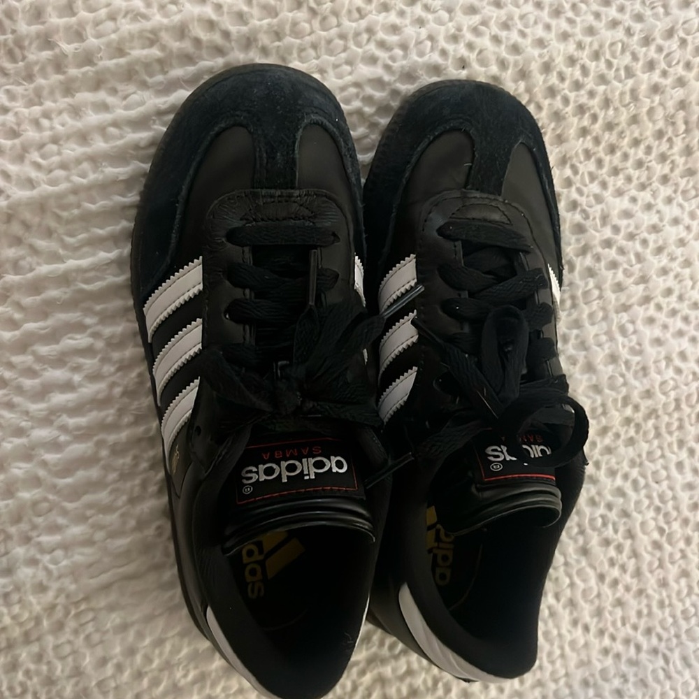 Adidas samba kids size 2.5